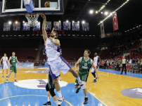 Efes takes the leader down: 73-72