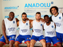 Larkin, Simon, Beaubois, Anderson ve Peters Anadolu Sağlık Merkezi’nde sağlık kontrolünden geçti...