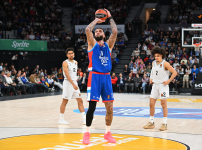 Anadolu Efes: 84 - Paris Basketball: 93