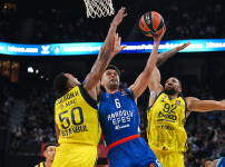 Anadolu Efes: 78 - Fenerbahçe Beko: 83