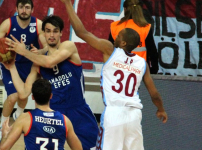 Anadolu Efes Trabzon deplasmanında uzatmada kazandı: 73-65