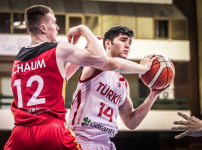 U16 Milliler Almanya'ya kaybetti: 64-79