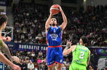 Tofaş: 77 - Anadolu Efes: 70