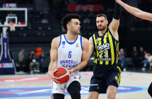 Anadolu Efes: 81 - Fenerbahçe Beko: 82