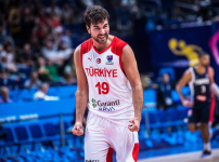 A Milliler EuroBasket 2022'ye Son 16 Turunda Veda Etti: 86-87